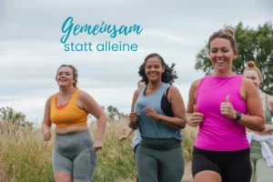 3 Frauen laufen gemeinsam - statt alleine - christa daschner